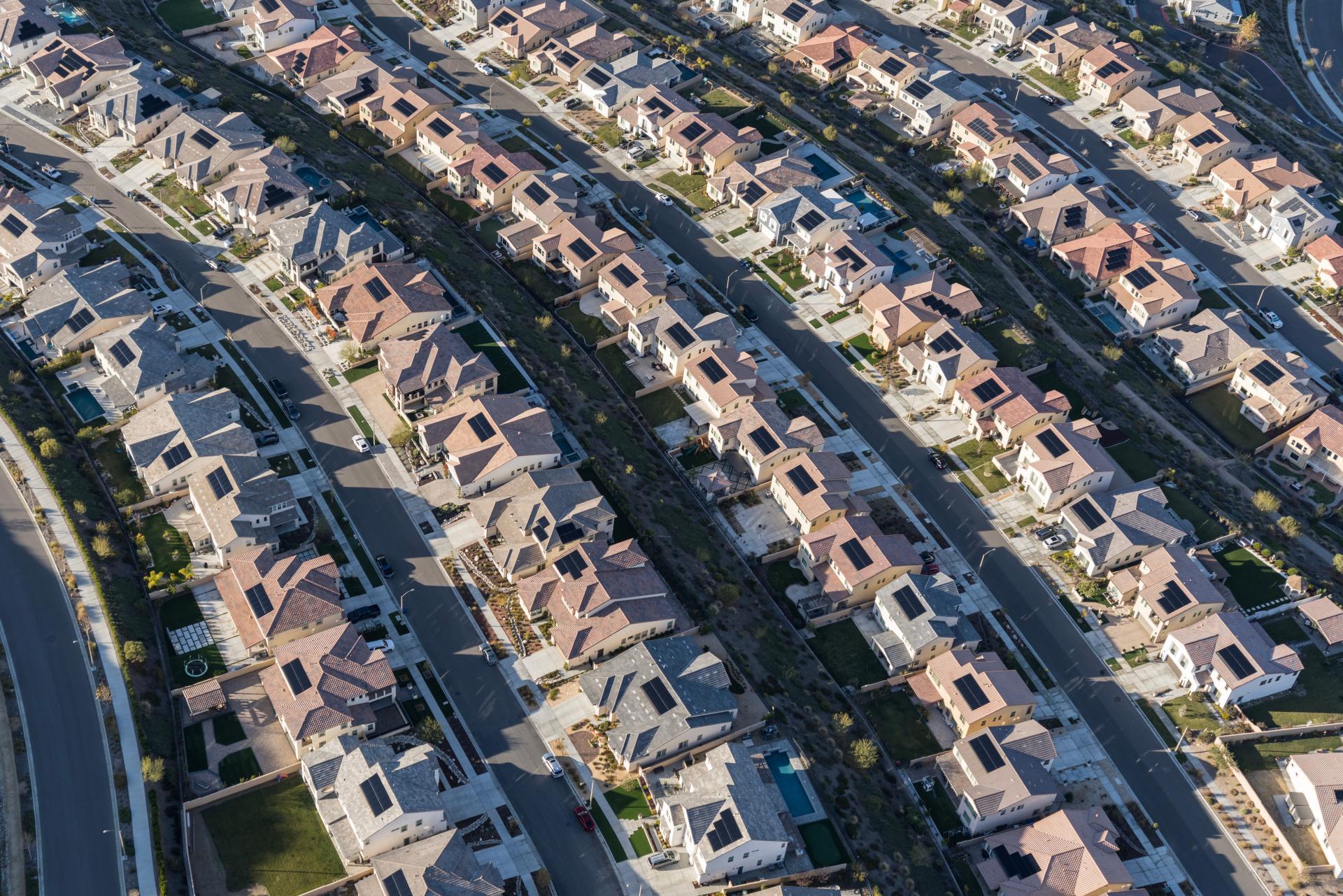 Homes with rooftop solar in Santa Clarita, California.